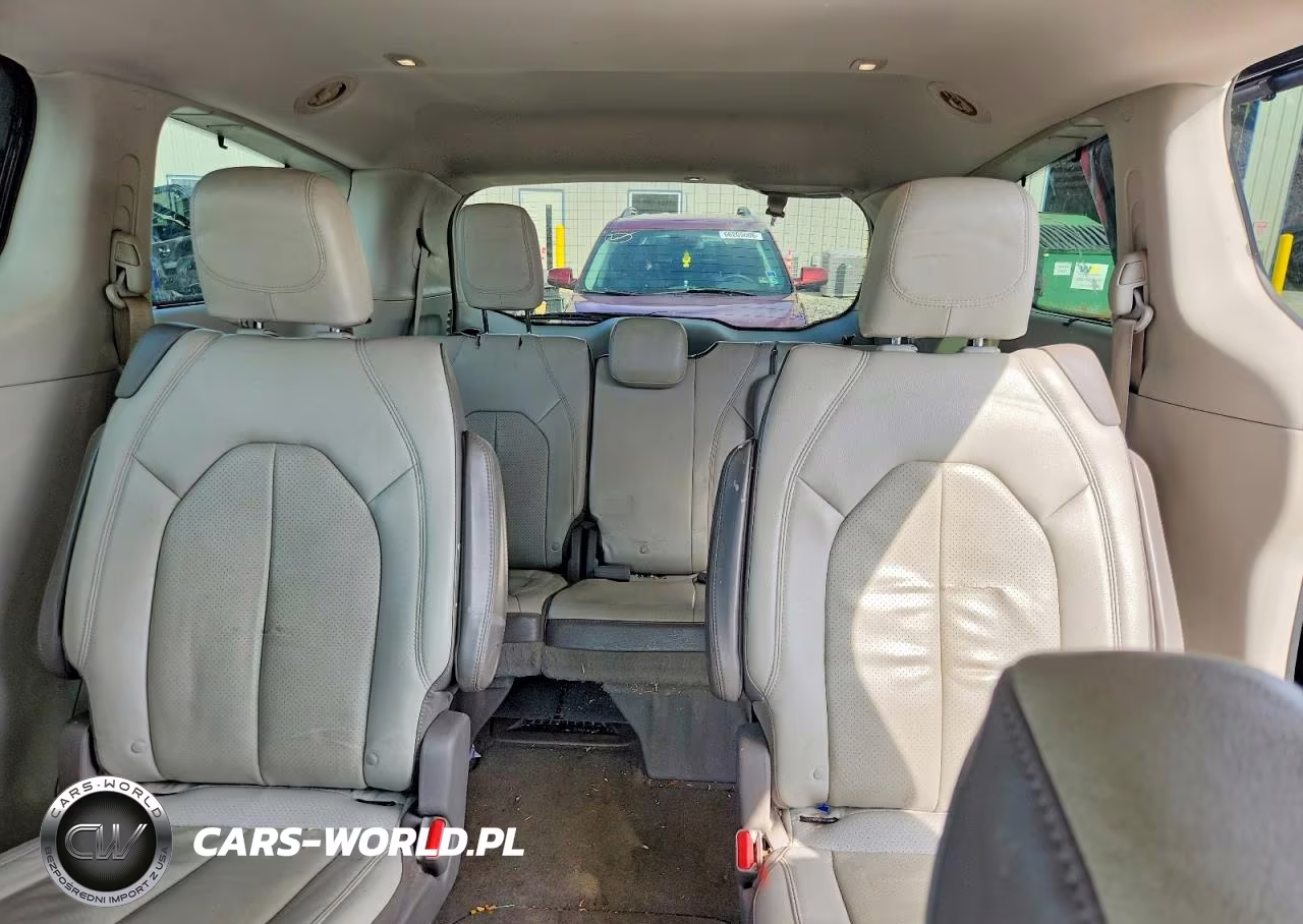 2017 Chrysler Pacifica Touring L Plus VIN:2C4RC1EGXHR656248 - 10