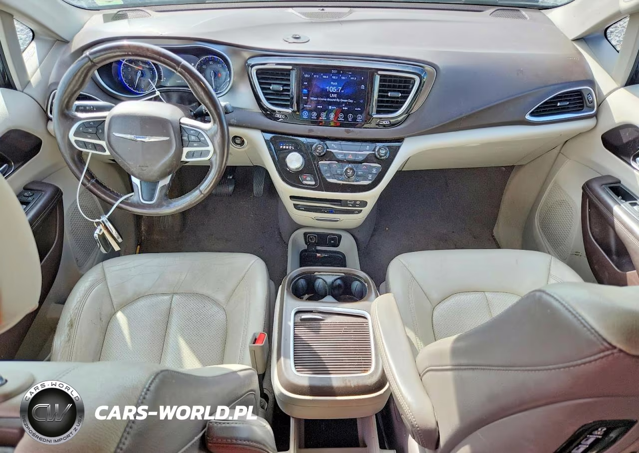 2017 Chrysler Pacifica Touring L Plus VIN:2C4RC1EGXHR656248 - 8