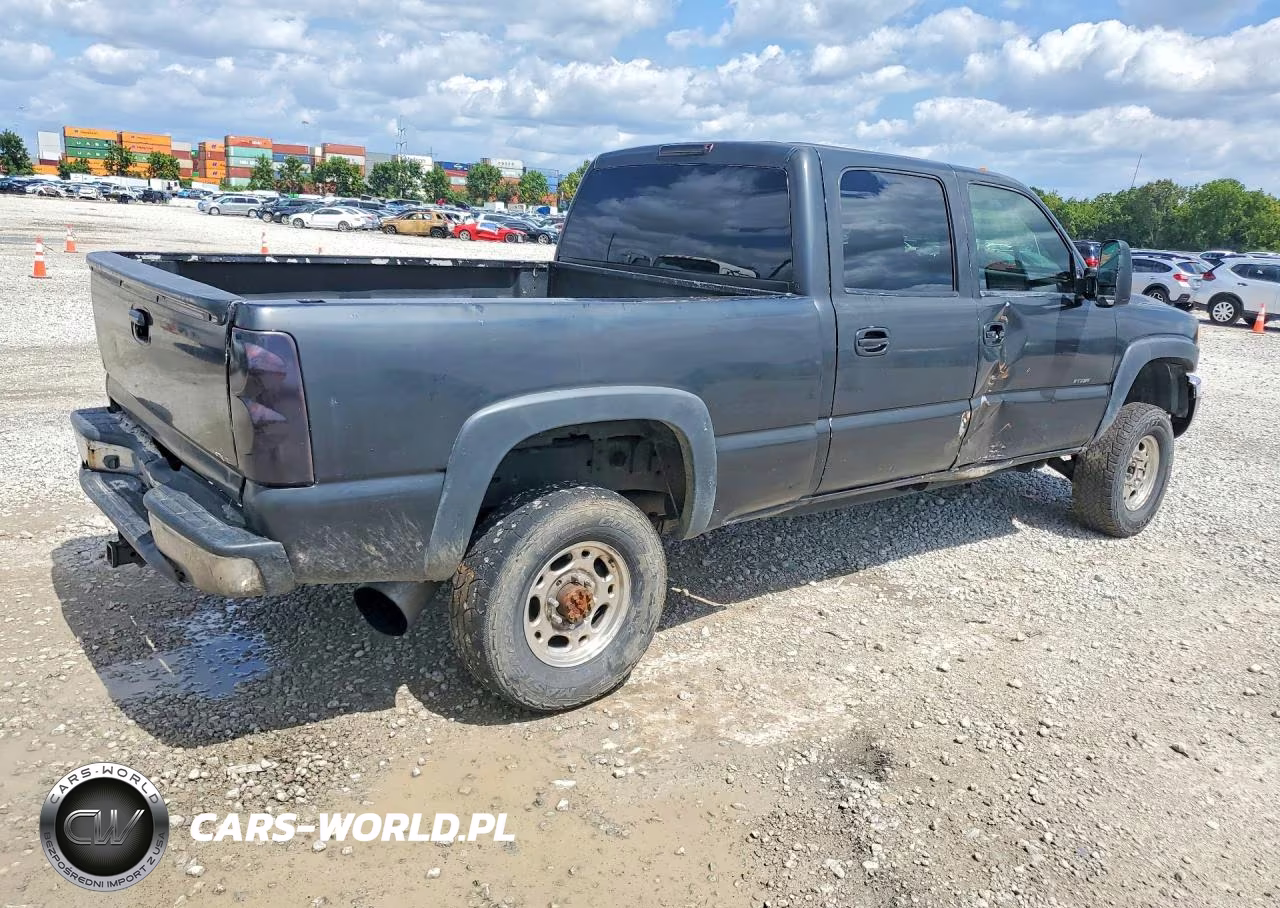 2005 GMC Sierra K2500 Heavy Duty VIN:1GTHK23215F841643 - 3
