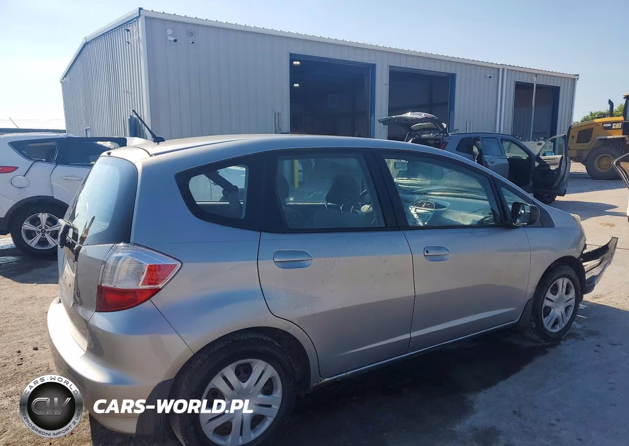 2010 Honda Fit VIN:JHMGE8H23AC030046 - 3