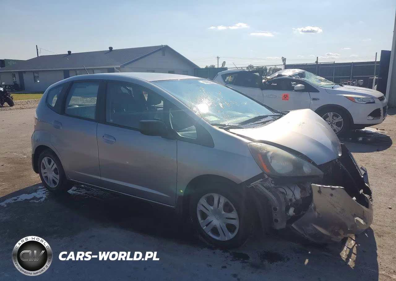 2010 Honda Fit VIN:JHMGE8H23AC030046 - 4