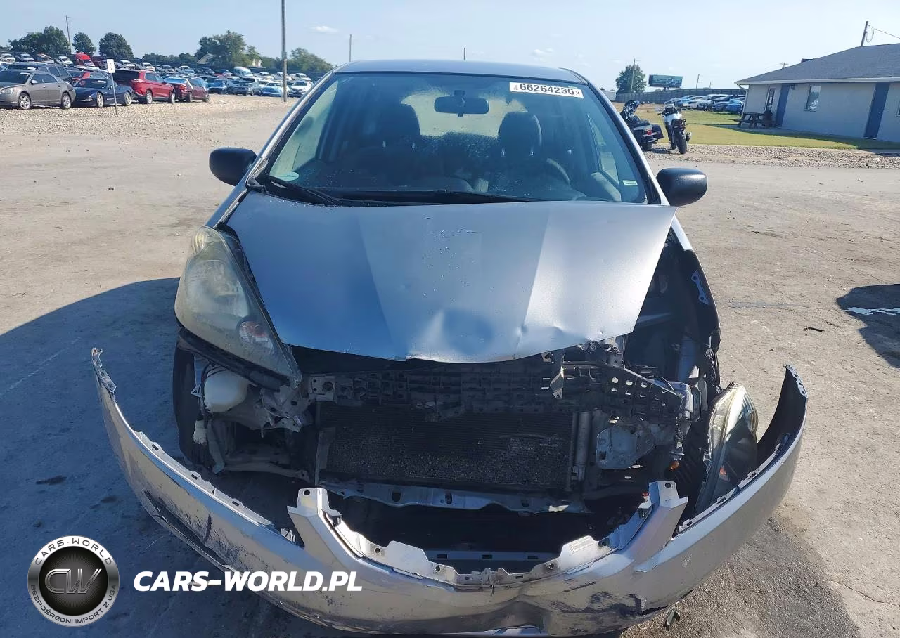 2010 Honda Fit VIN:JHMGE8H23AC030046 - 5