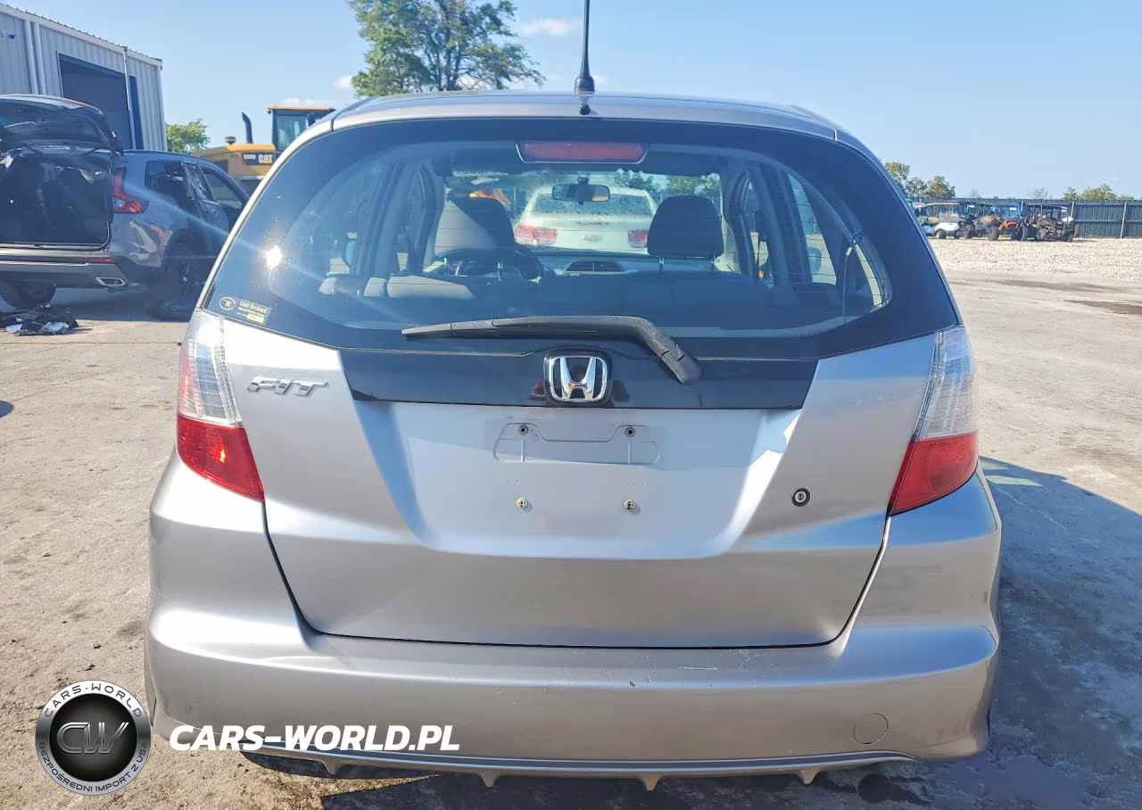 2010 Honda Fit VIN:JHMGE8H23AC030046 - 6