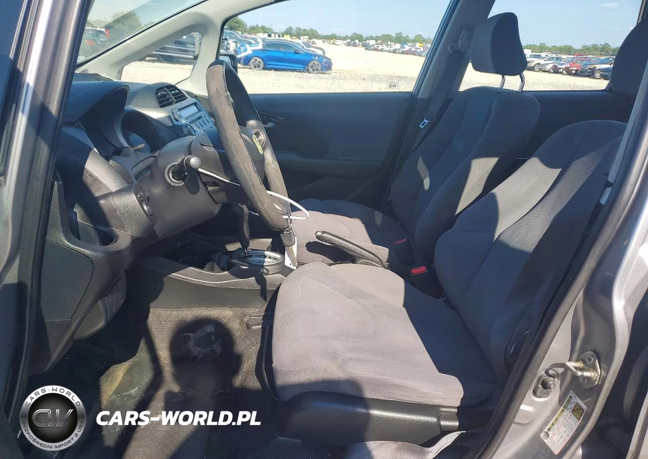 2010 Honda Fit VIN:JHMGE8H23AC030046 - 7