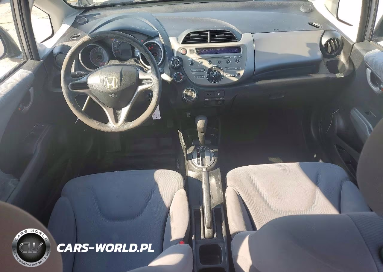2010 Honda Fit VIN:JHMGE8H23AC030046 - 8