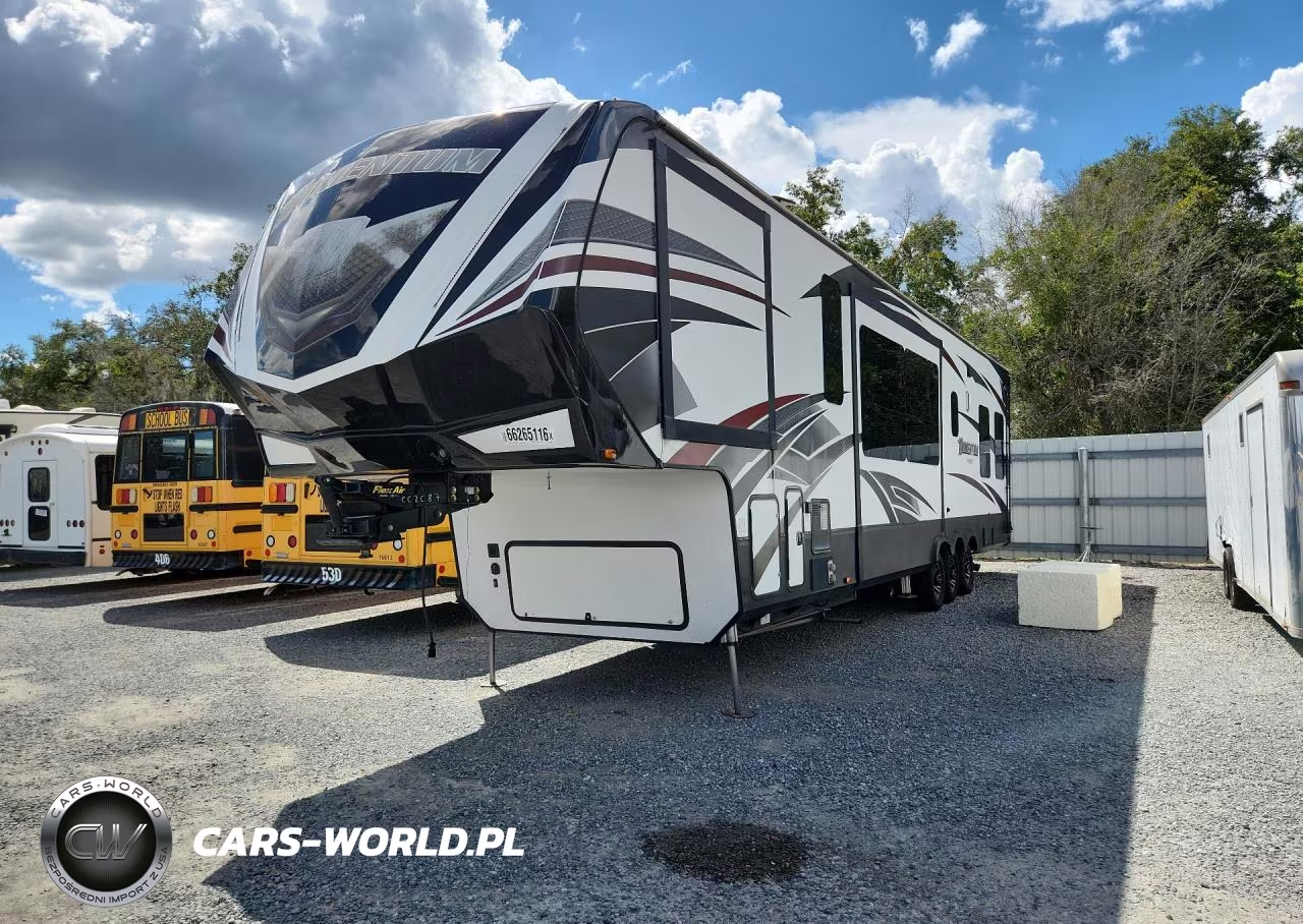 2017 Grand Design Momentum Camper