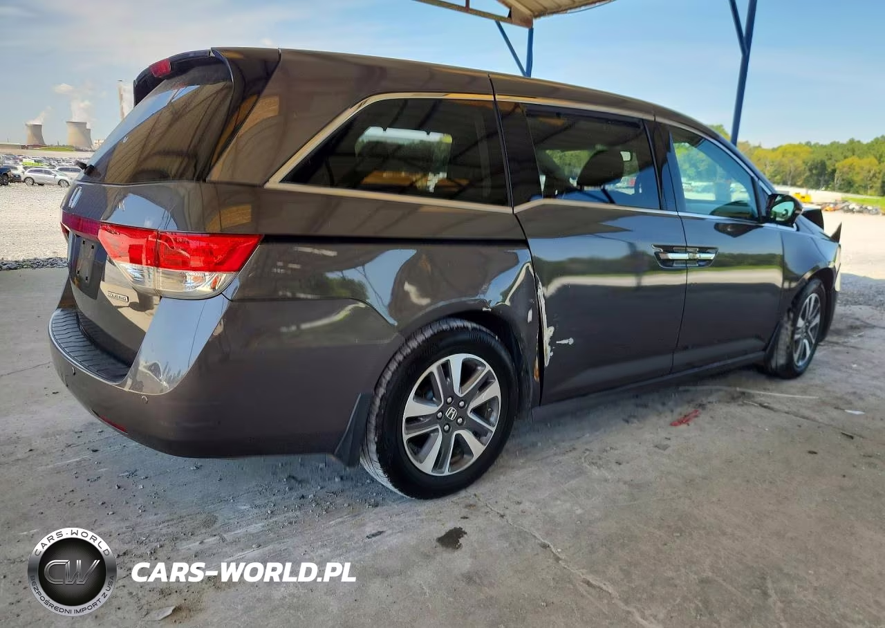 2014 Honda Odyssey Touring VIN:5FNRL5H96EB112566 - 3