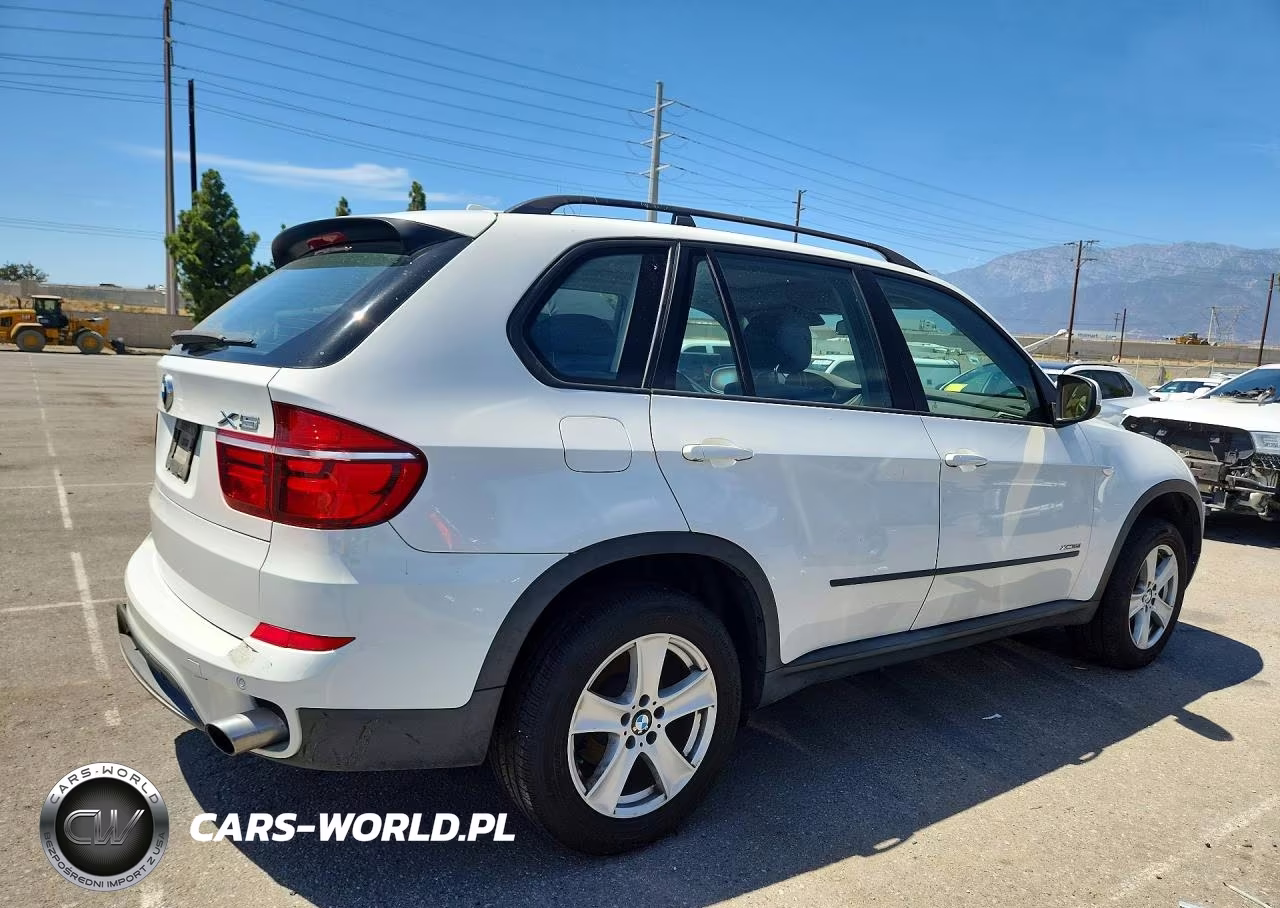 2013 BMW X5 xDrive35I VIN:5UXZV4C53D0G50245 - 3