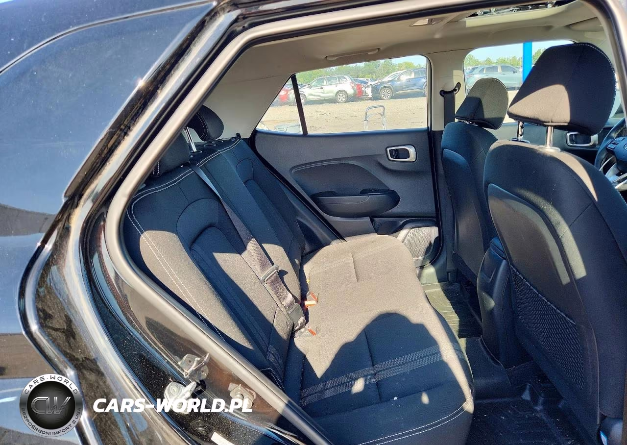 2022 Hyundai Venue Sel VIN:KMHRC8A35NU161977 - 11