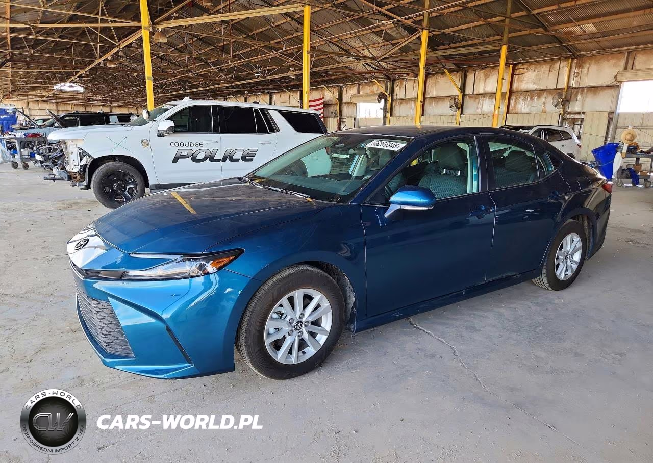 2026 Toyota Camry Le – zdjęcie 1 z 12