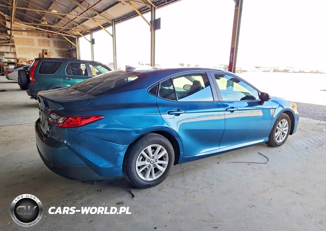 2026 Toyota Camry Le VIN:4T1DAACK4TU232322 - 3