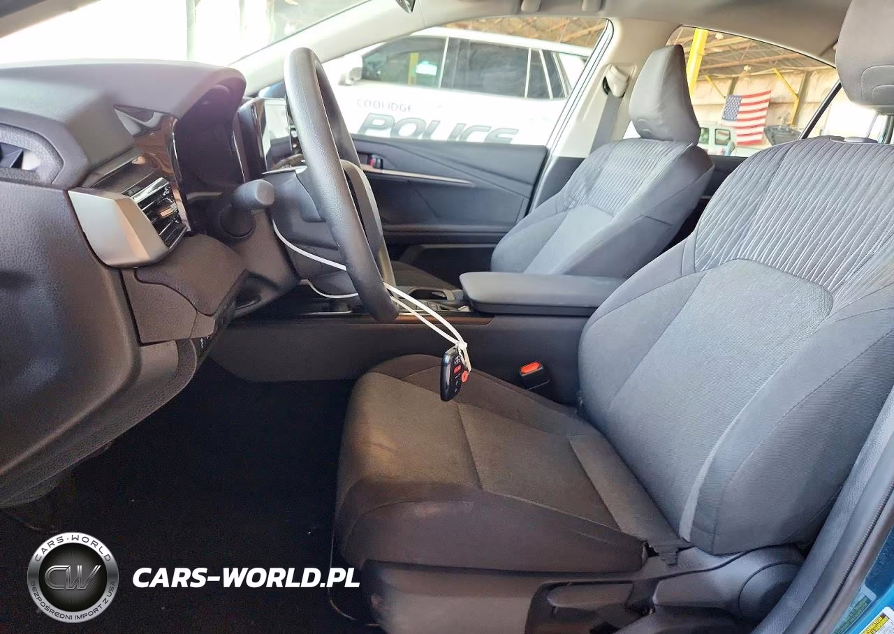2026 Toyota Camry Le VIN:4T1DAACK4TU232322 - 7