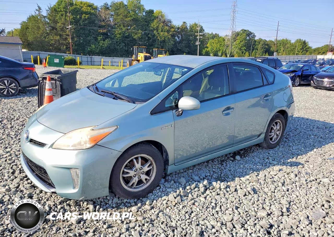 2013 Toyota Prius Two VIN:JTDKN3DU2D5695275 - 1