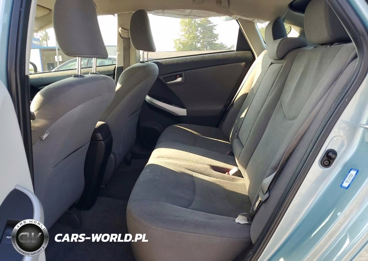 2013 Toyota Prius Two VIN:JTDKN3DU2D5695275 - 10