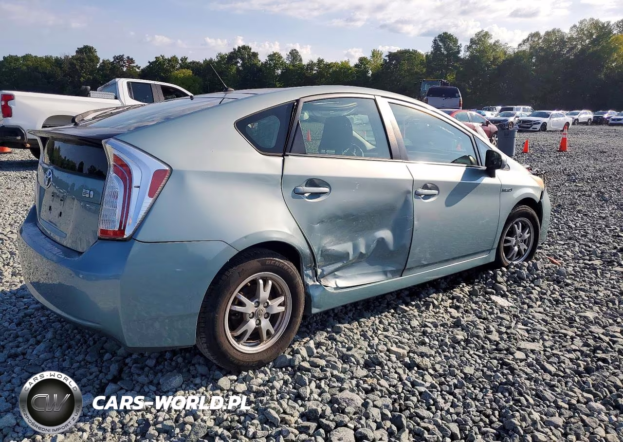 2013 Toyota Prius Two VIN:JTDKN3DU2D5695275 - 3