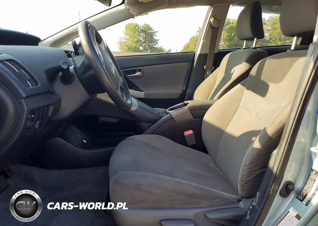 2013 Toyota Prius Two VIN:JTDKN3DU2D5695275 - 7