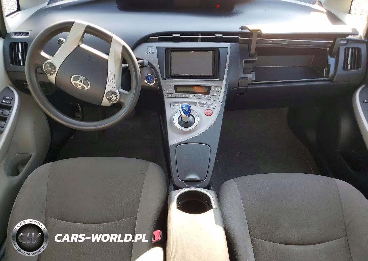 2013 Toyota Prius Two VIN:JTDKN3DU2D5695275 - 8