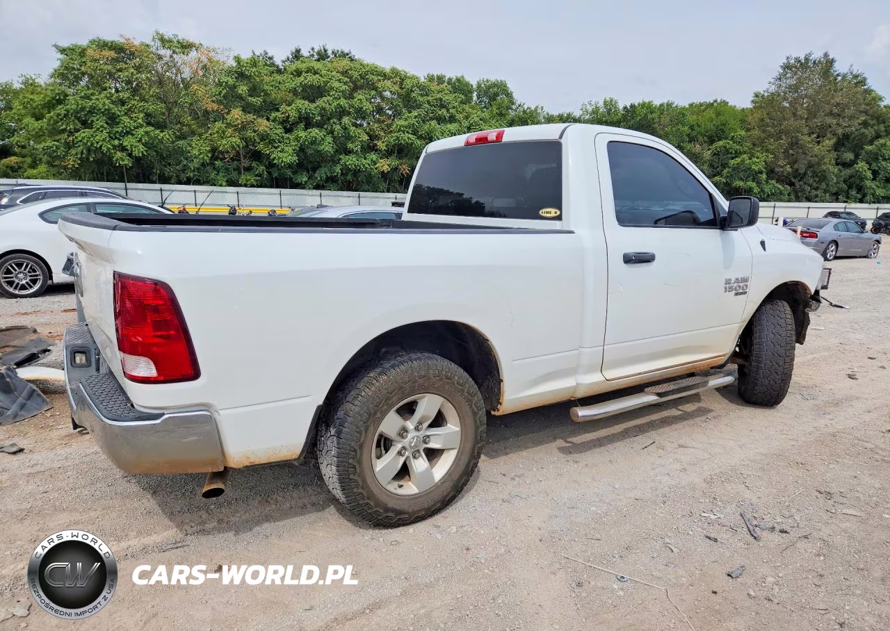 2020 Ram 1500 Classic Tradesman VIN:3C6JR6AG3LG202914 - 3
