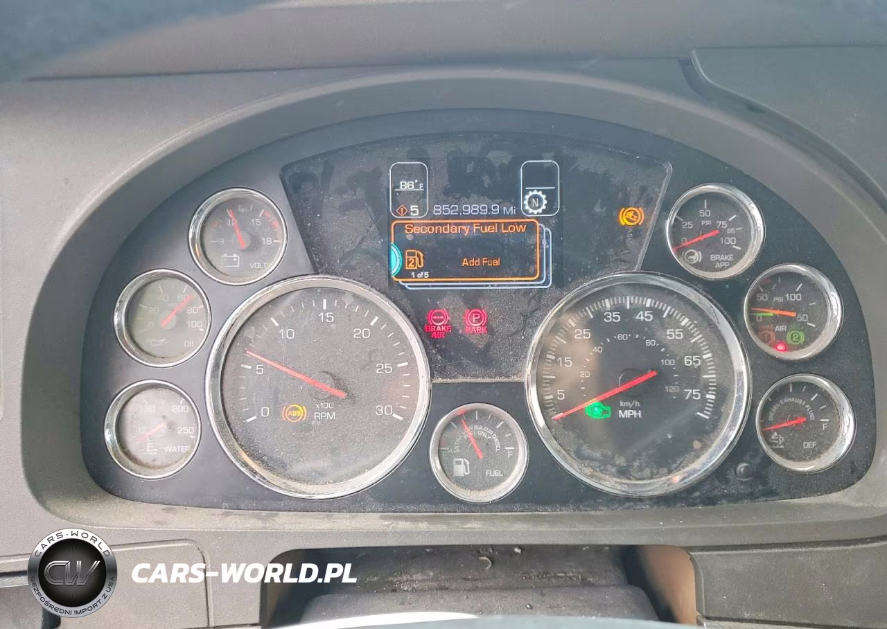 2016 Kenworth Construction T680 VIN:1XKYDP9X3GJ483024 - 9