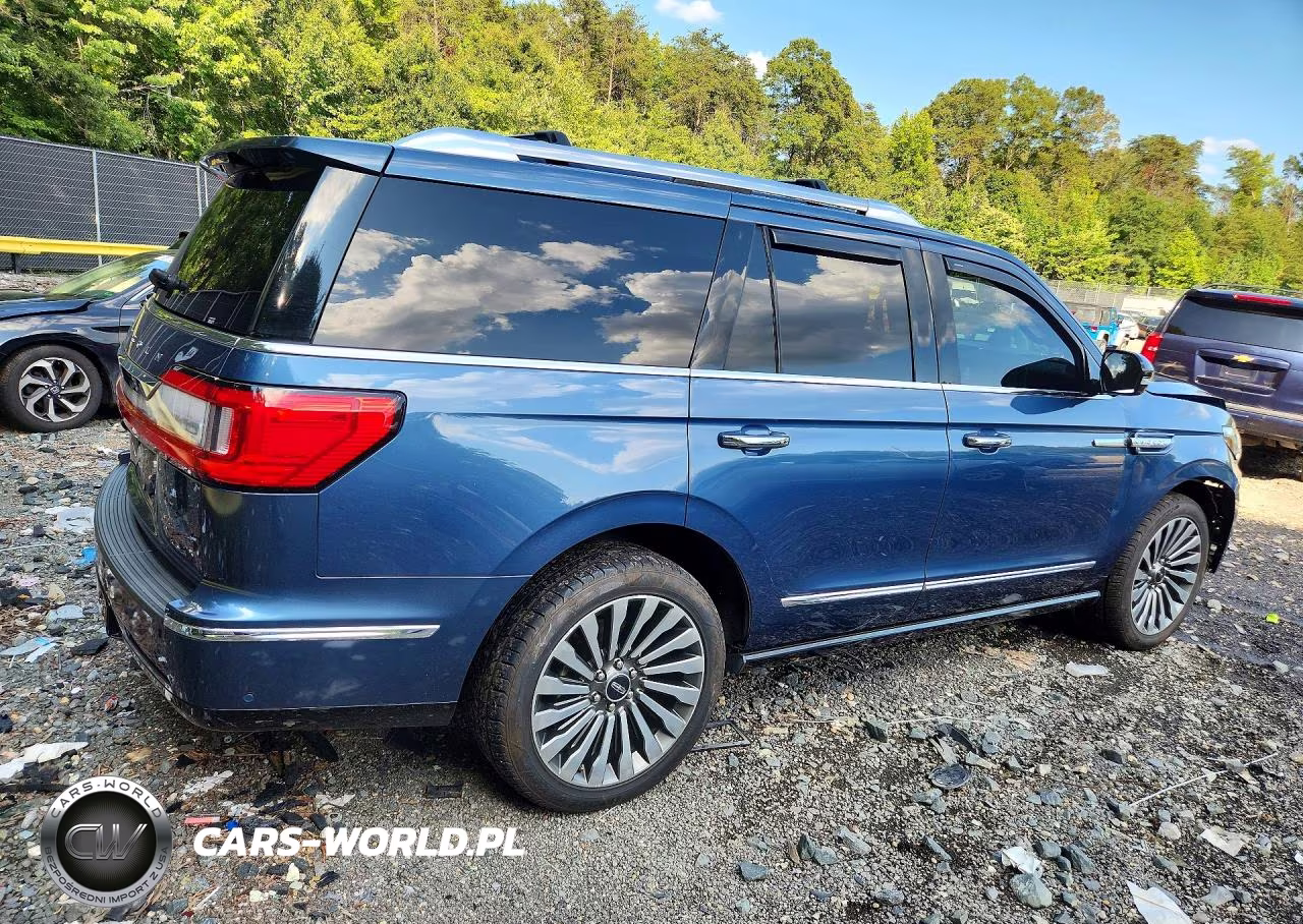 2019 Lincoln Navigator Reserve VIN:5LMJJ2LTXKEL19052 - 3