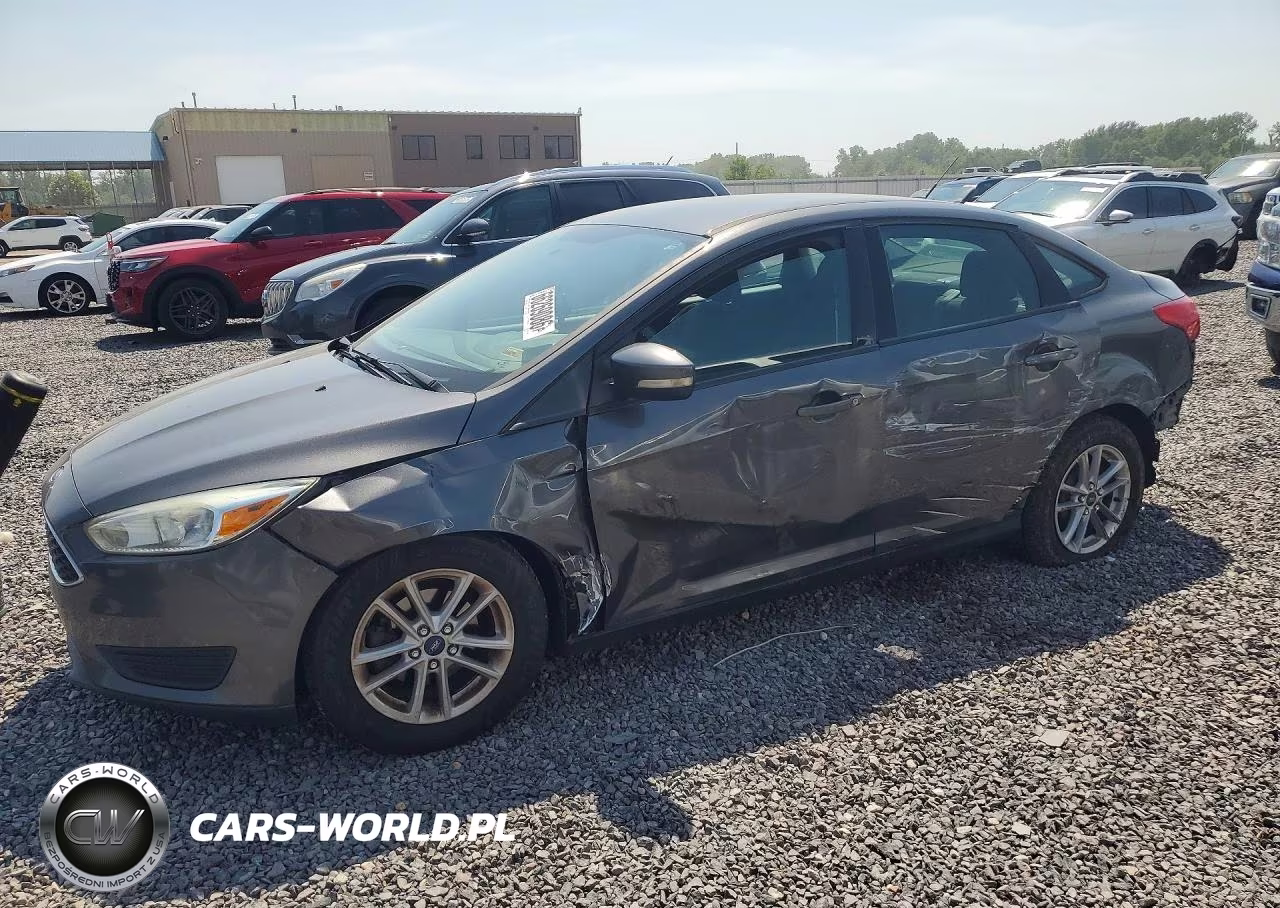 2015 Ford Focus Se VIN:1FADP3F21FL313840 - 1