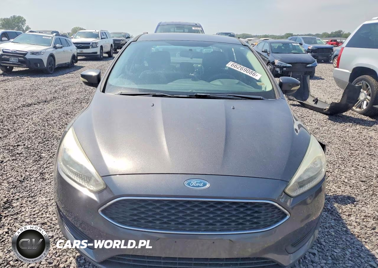 2015 Ford Focus Se VIN:1FADP3F21FL313840 - 5