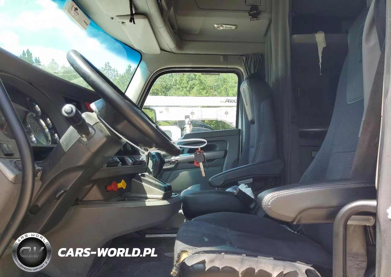 2018 Kenworth Construction T680 VIN:1XKYD49X6JJ179210 - 7