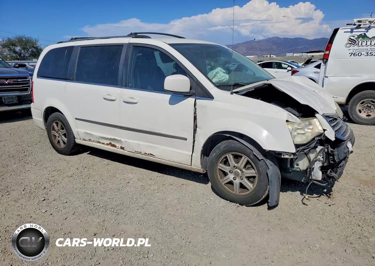 2010 Chrysler Town & Country Touring VIN:2A4RR5D19AR143057 - 4