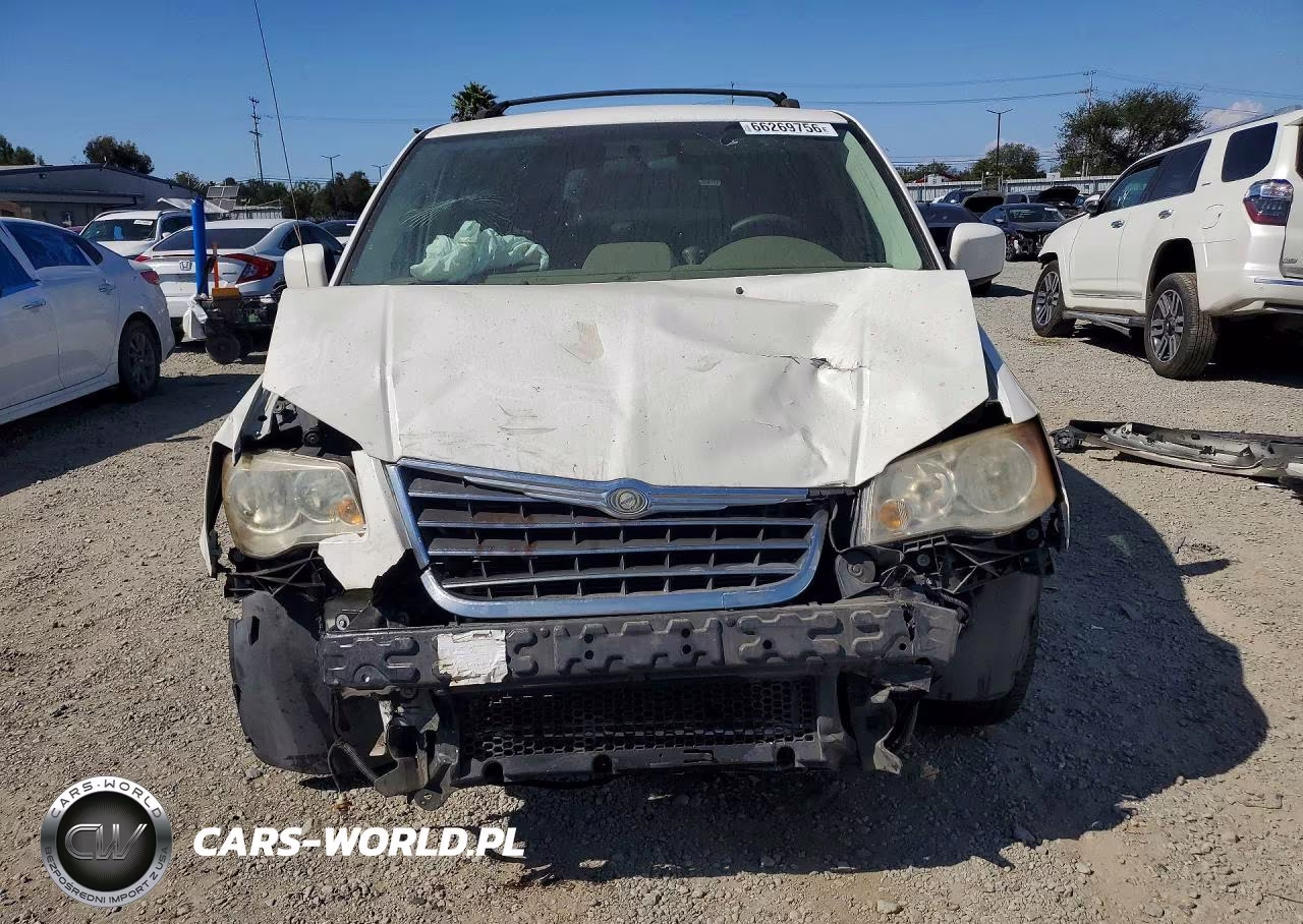 2010 Chrysler Town & Country Touring VIN:2A4RR5D19AR143057 - 5