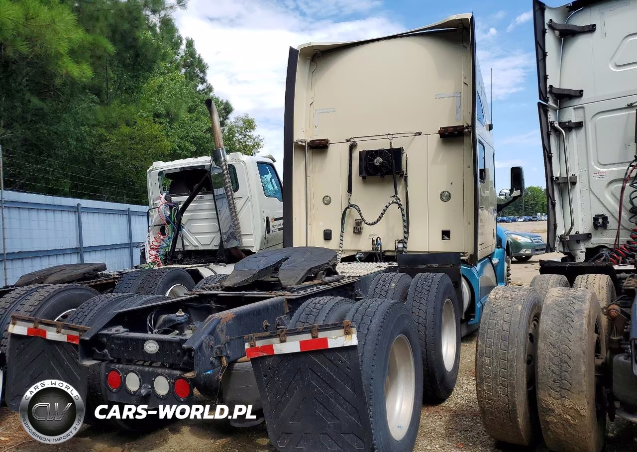 2016 Kenworth Construction T700 VIN:1XKFD49X6GJ478700 - 3