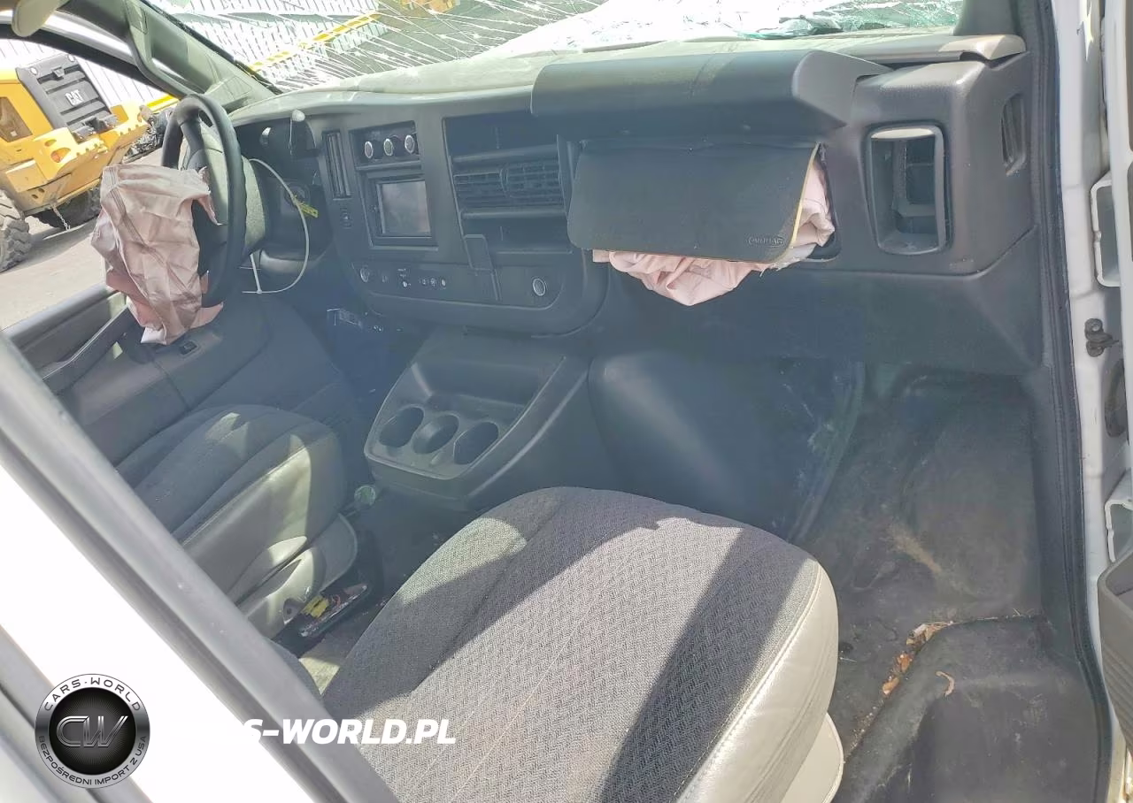 2019 Chevrolet Express 2500 Cargo Delivery Van VIN:1GCWGAFG0K1365887 - 8