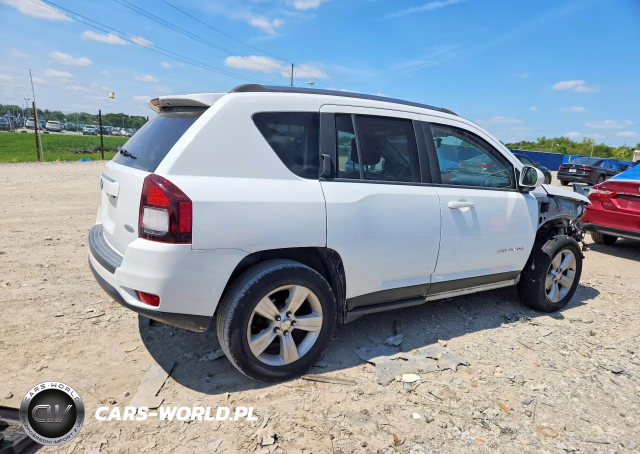 2014 Jeep Compass Latitude VIN:1C4NJDEB7ED885883 - 3