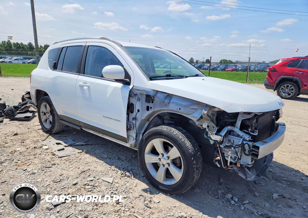2014 Jeep Compass Latitude VIN:1C4NJDEB7ED885883 - 4