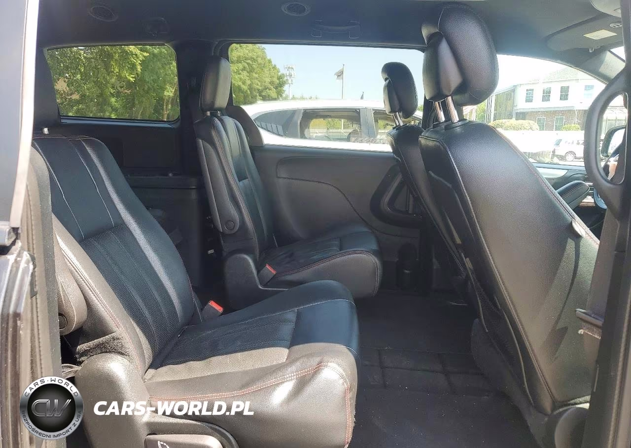 2016 Dodge Grand Caravan R-T VIN:2C4RDGEG7GR323309 - 11