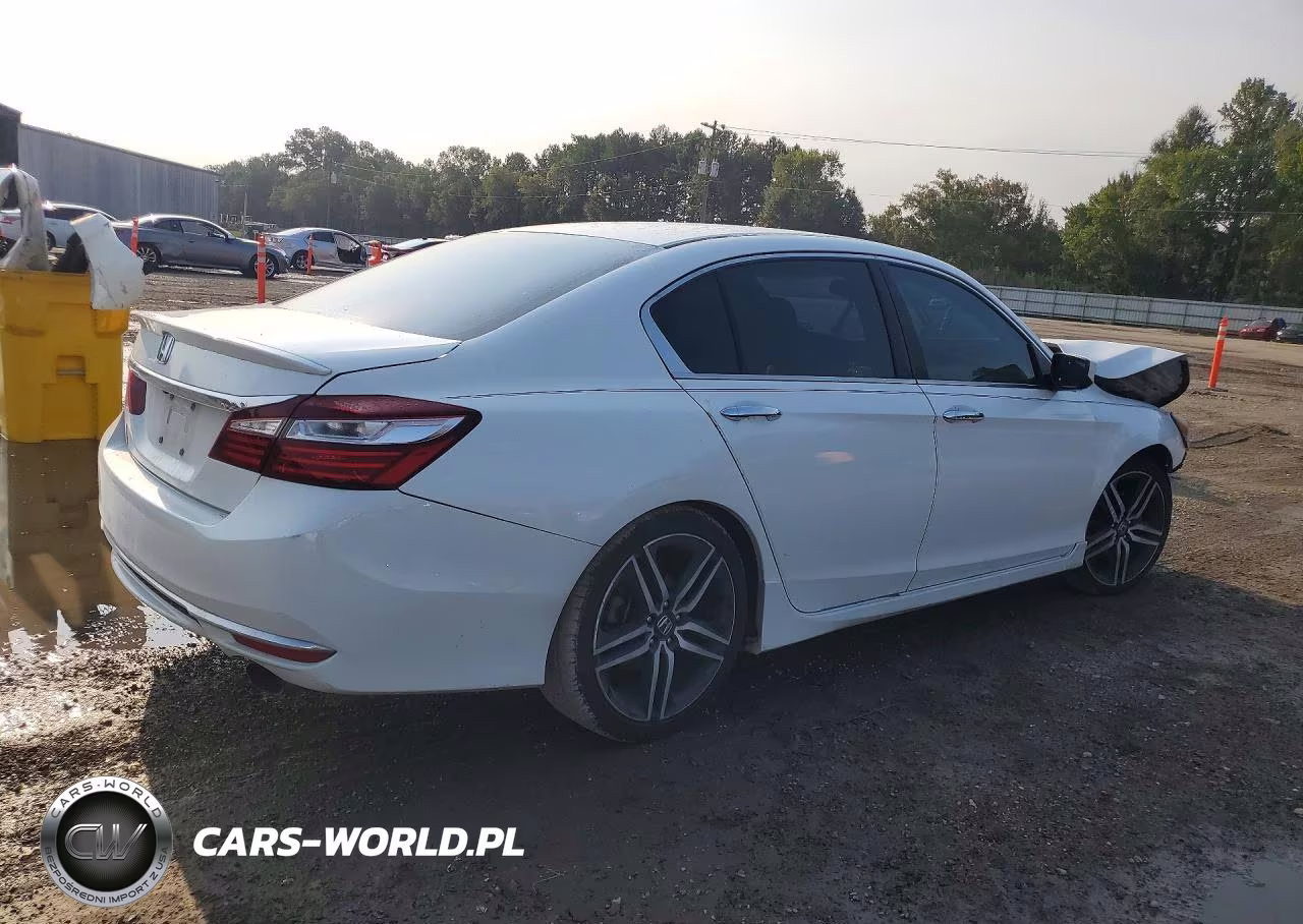 2017 Honda Accord Sport VIN:1HGCR2F59HA041106 - 3