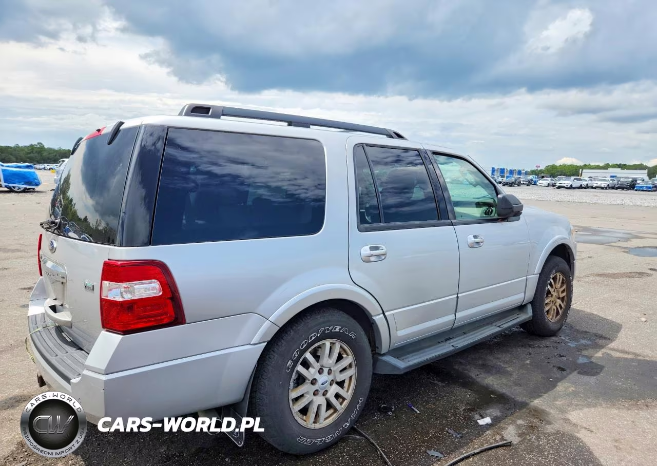 2013 Ford Expedition Xlt VIN:1FMJU1J58DEF34652 - 3