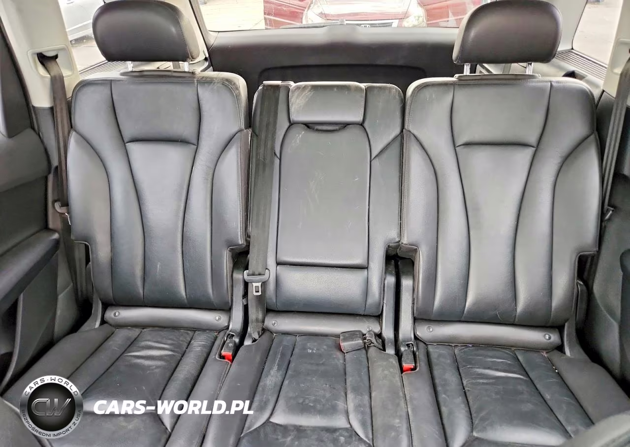 2018 Audi Q7 Premium Plus VIN:WA1LAAF75JD028790 - 10