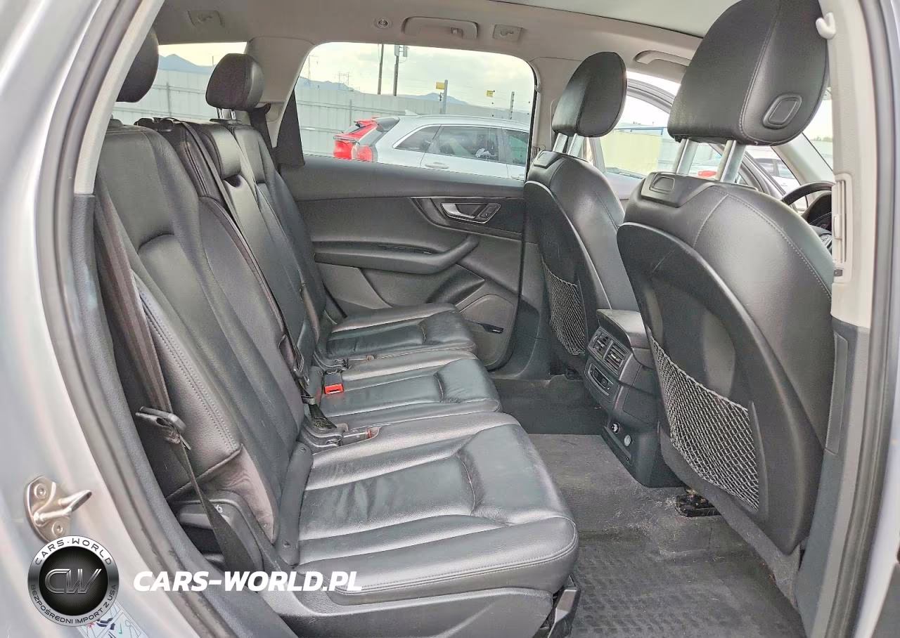 2018 Audi Q7 Premium Plus VIN:WA1LAAF75JD028790 - 11