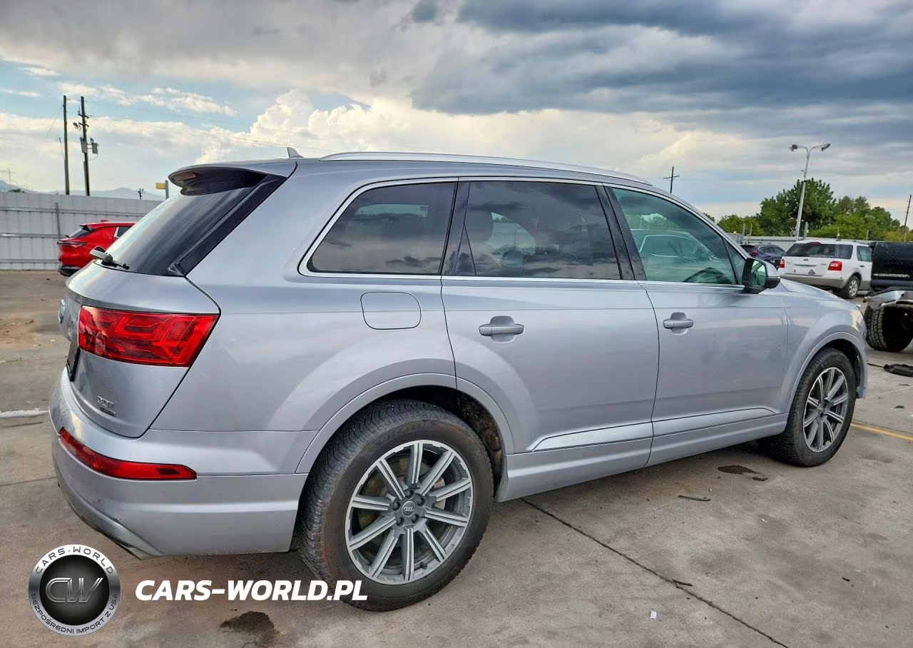 2018 Audi Q7 Premium Plus VIN:WA1LAAF75JD028790 - 3