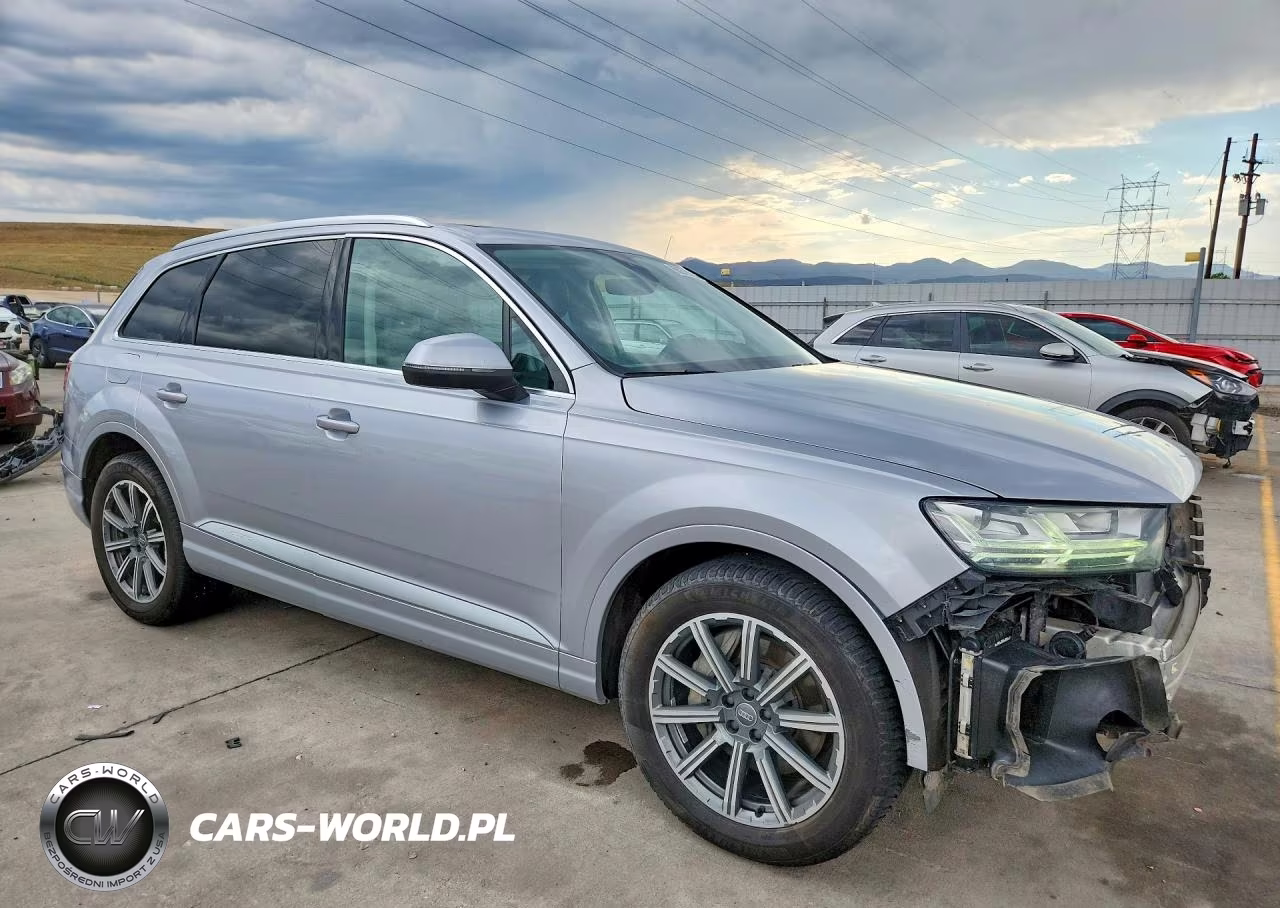 2018 Audi Q7 Premium Plus VIN:WA1LAAF75JD028790 - 4