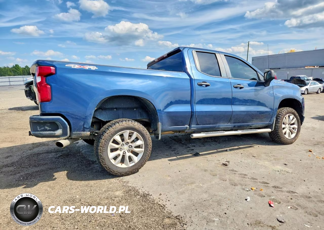 2019 Chevrolet Silverado K1500 Custom VIN:1GCRYBEH6KZ313899 - 3