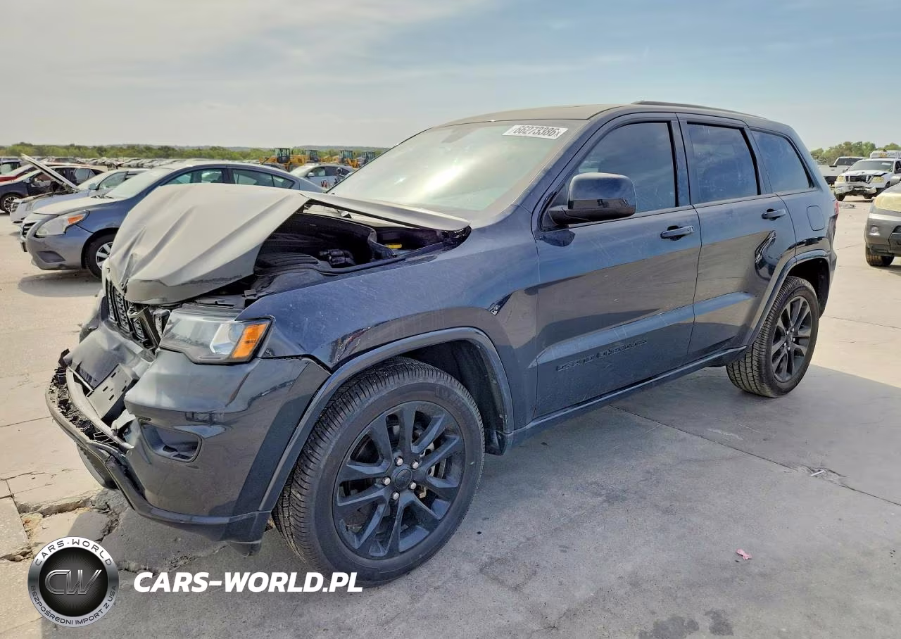 2018 Jeep Grand Cherokee Laredo VIN:1C4RJEAG4JC281233 - 1