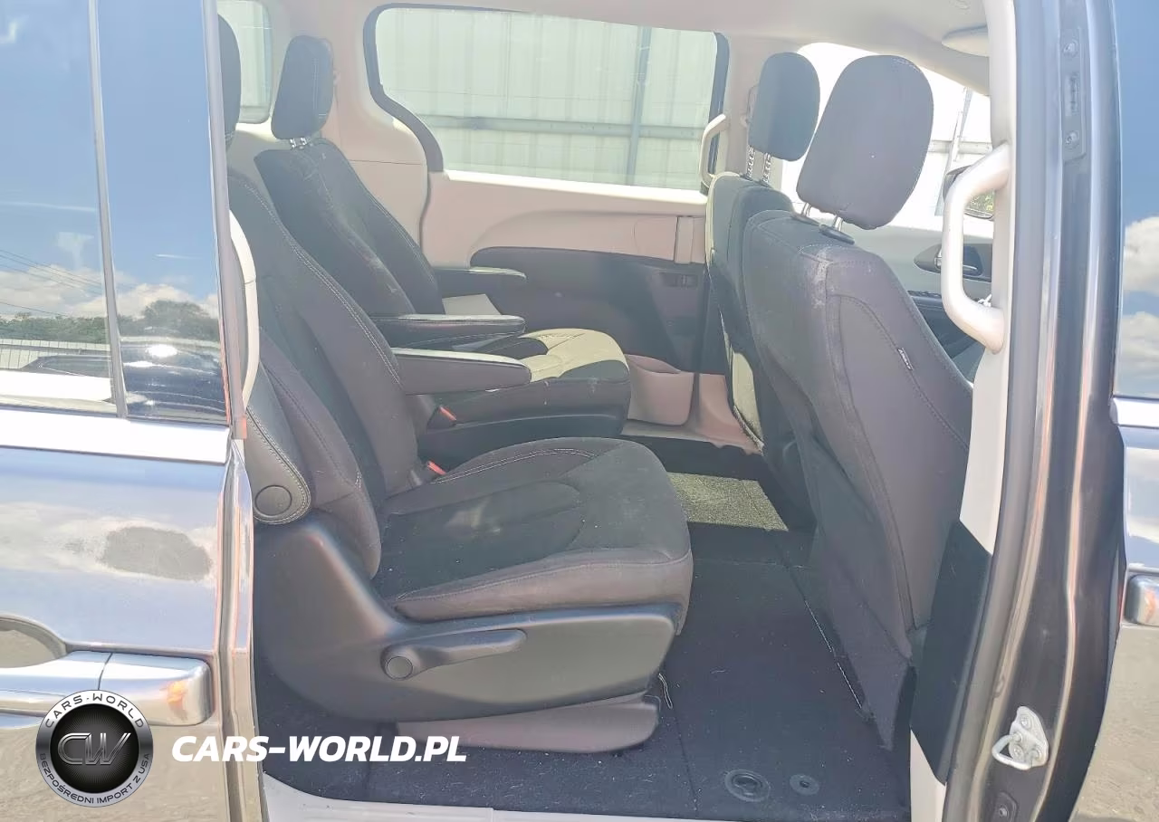 2020 Chrysler Voyager Lx VIN:2C4RC1CG6LR112017 - 11