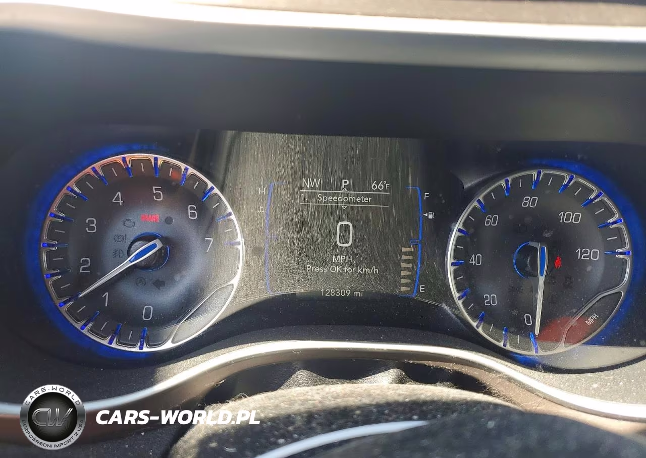 2020 Chrysler Voyager Lx VIN:2C4RC1CG6LR112017 - 9