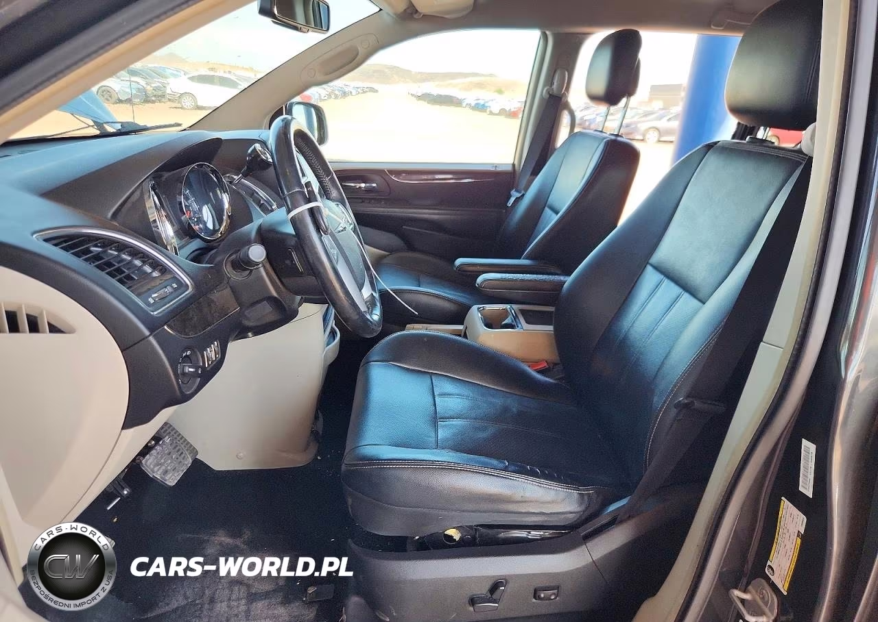 2012 Chrysler Town & Country Touring VIN:2C4RC1BG1CR305824 - 7