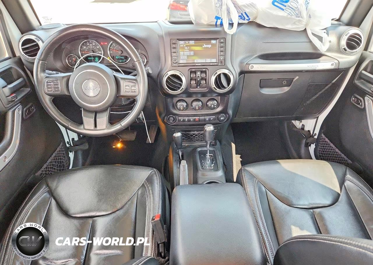 2017 Jeep Wrangler Unlimited Sahara VIN:1C4HJWEGXHL654782 - 8