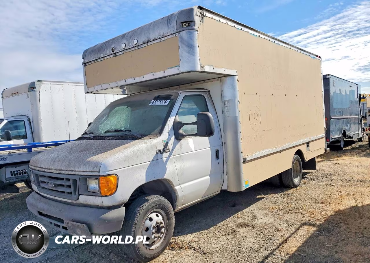 2004 Ford Econoline E350 Super Duty Cutaway Van