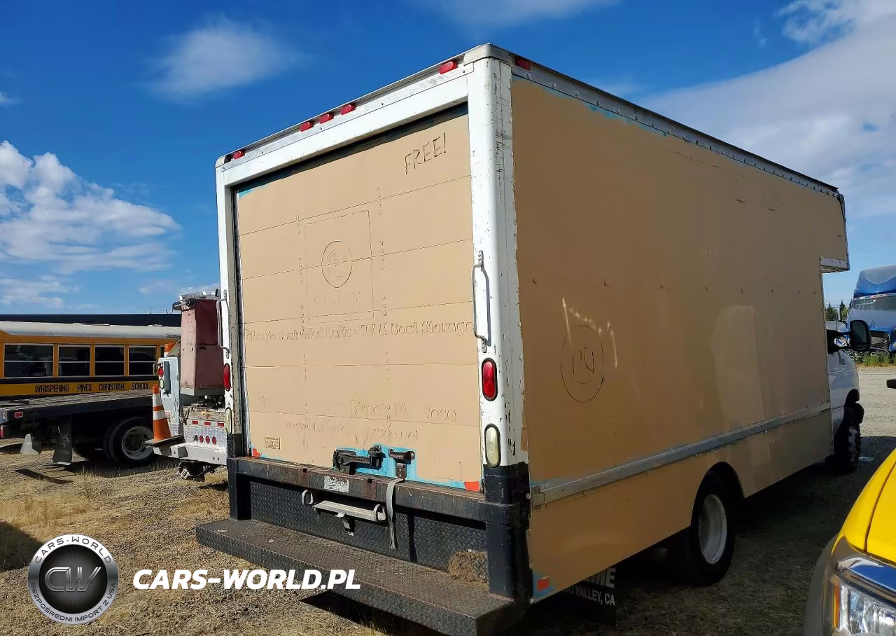 2004 Ford Econoline E350 Super Duty Cutaway Van VIN:1FDWE35L74HA70579 - 3