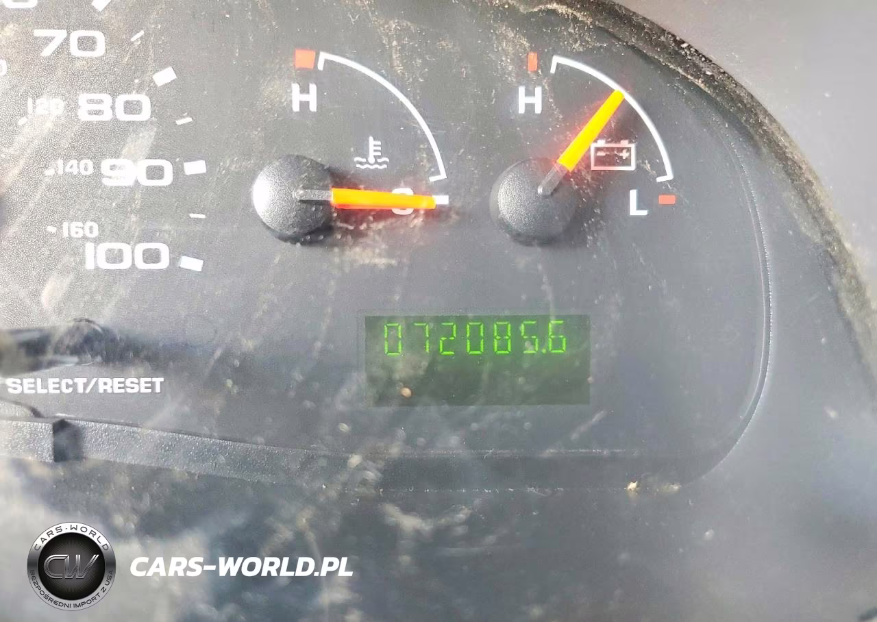 2004 Ford Econoline E350 Super Duty Cutaway Van VIN:1FDWE35L74HA70579 - 9