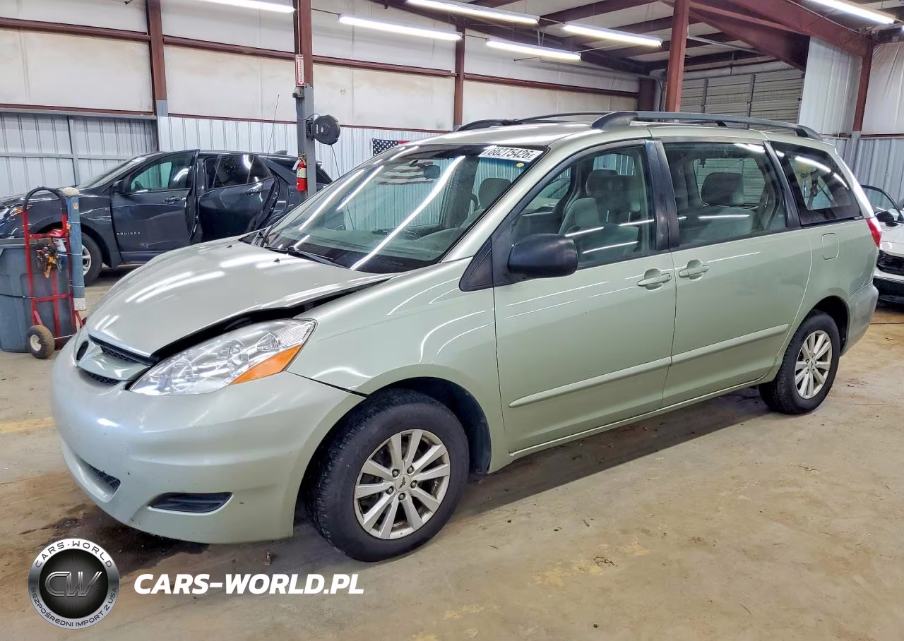 2021 Toyota Sienna Ce 8 Passenger – zdjęcie 1 z 13